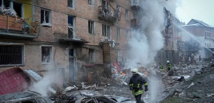 مقتل وإصابة 15 شخصا في قصف للجيش الروسي لمنطقة دونيتسك