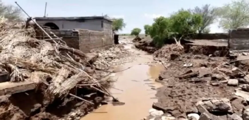 الأمطار الغزيرة والسيول تودي بحياة 9 بشمال غرب اليمن